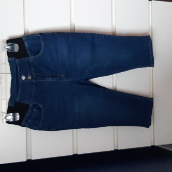 High Waist Skinny Capri Jeans - Picture 5 of 7